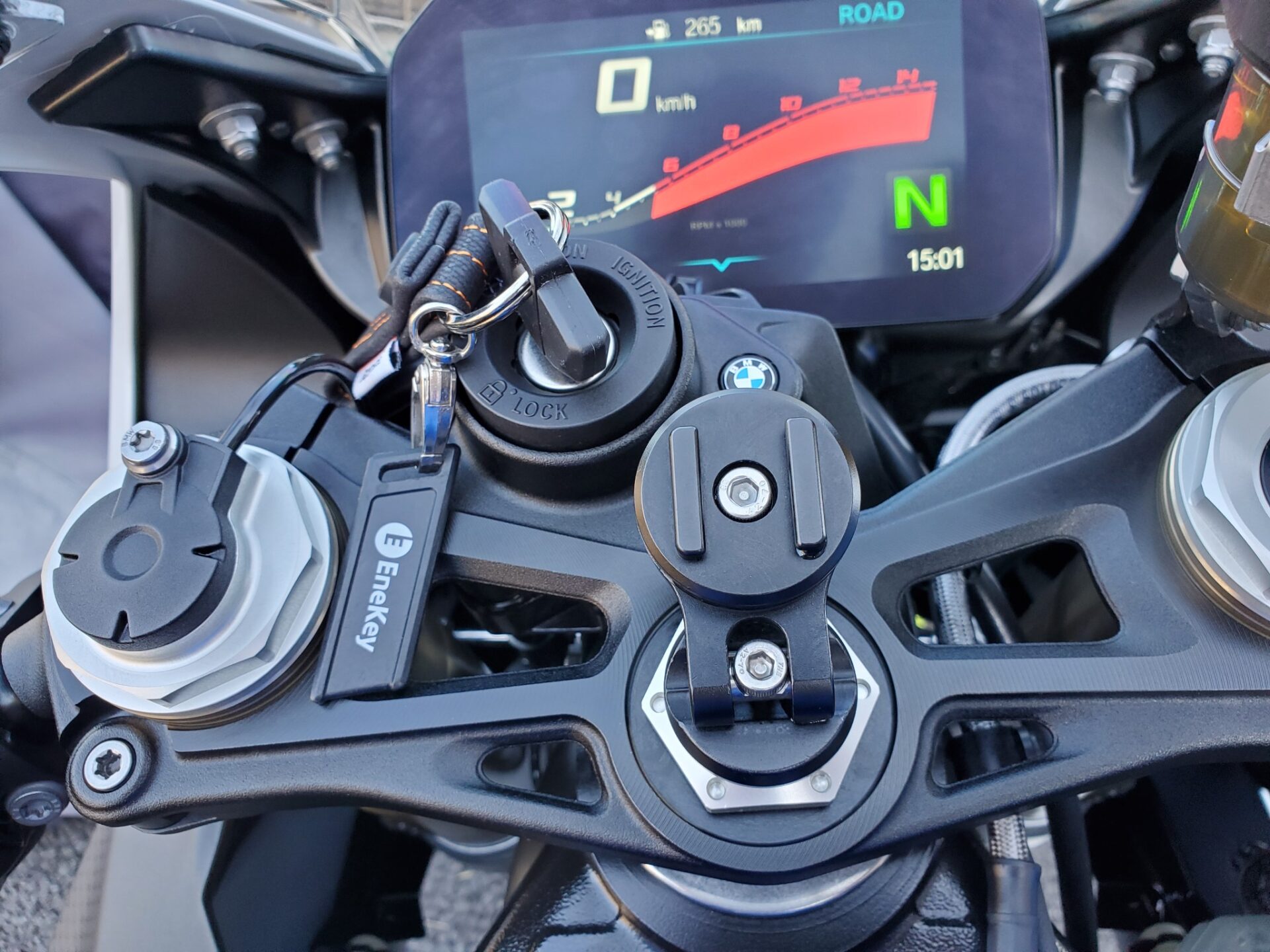 Ssのセパハンバイクにスマホホルダーを取り付ける S1000rrに取り付け ふくちゃんのブログ