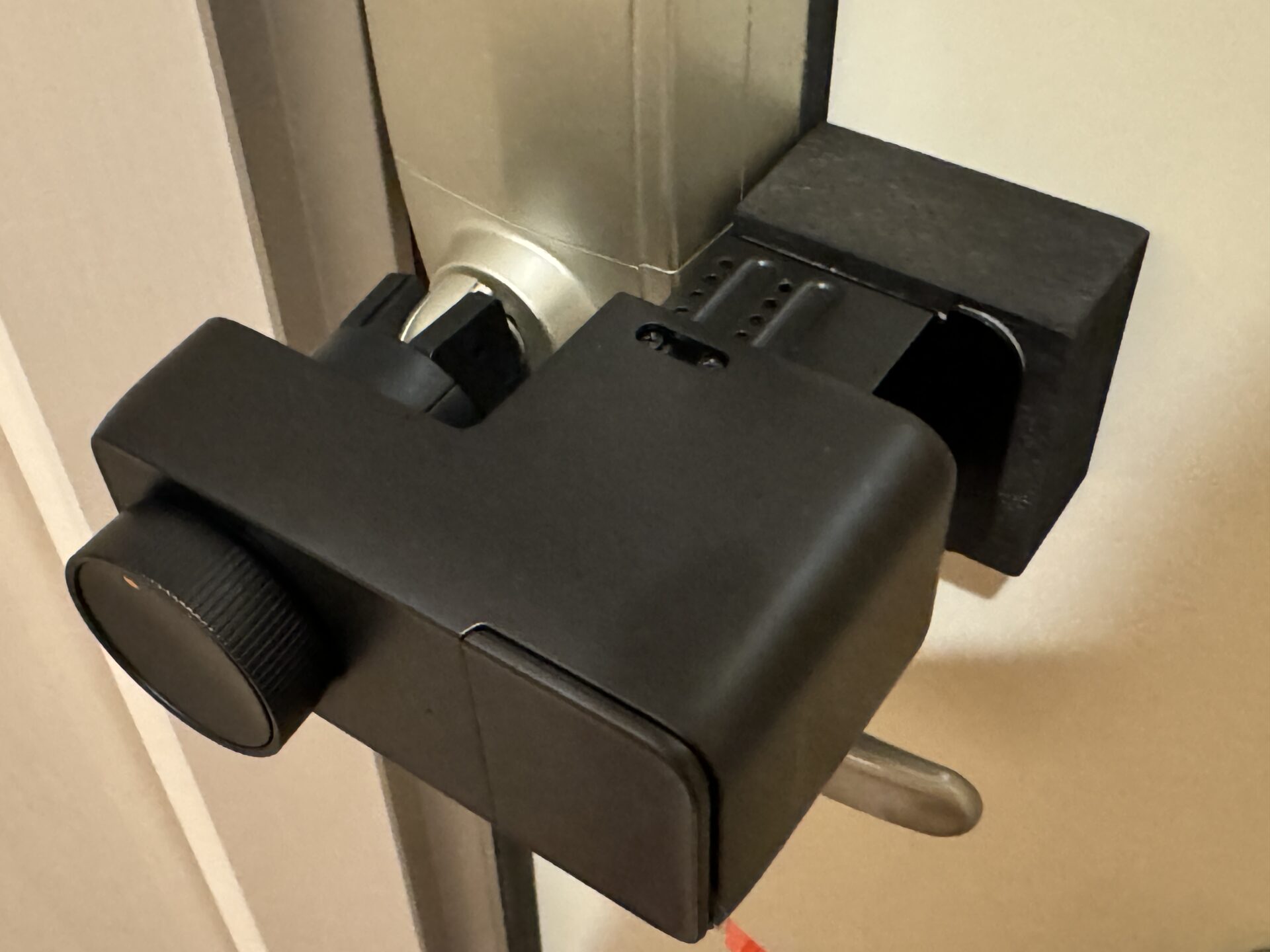 SwitchBotのロックProを適応外のドアロックに取り付ける方法